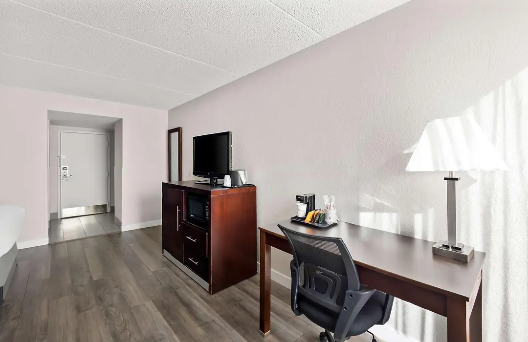 Best Western Luxbury Inn Fort Wayne-1